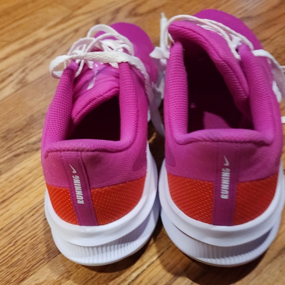 Hot Pink Nike Running Shoes - Size 10 - Picture 3 of 5